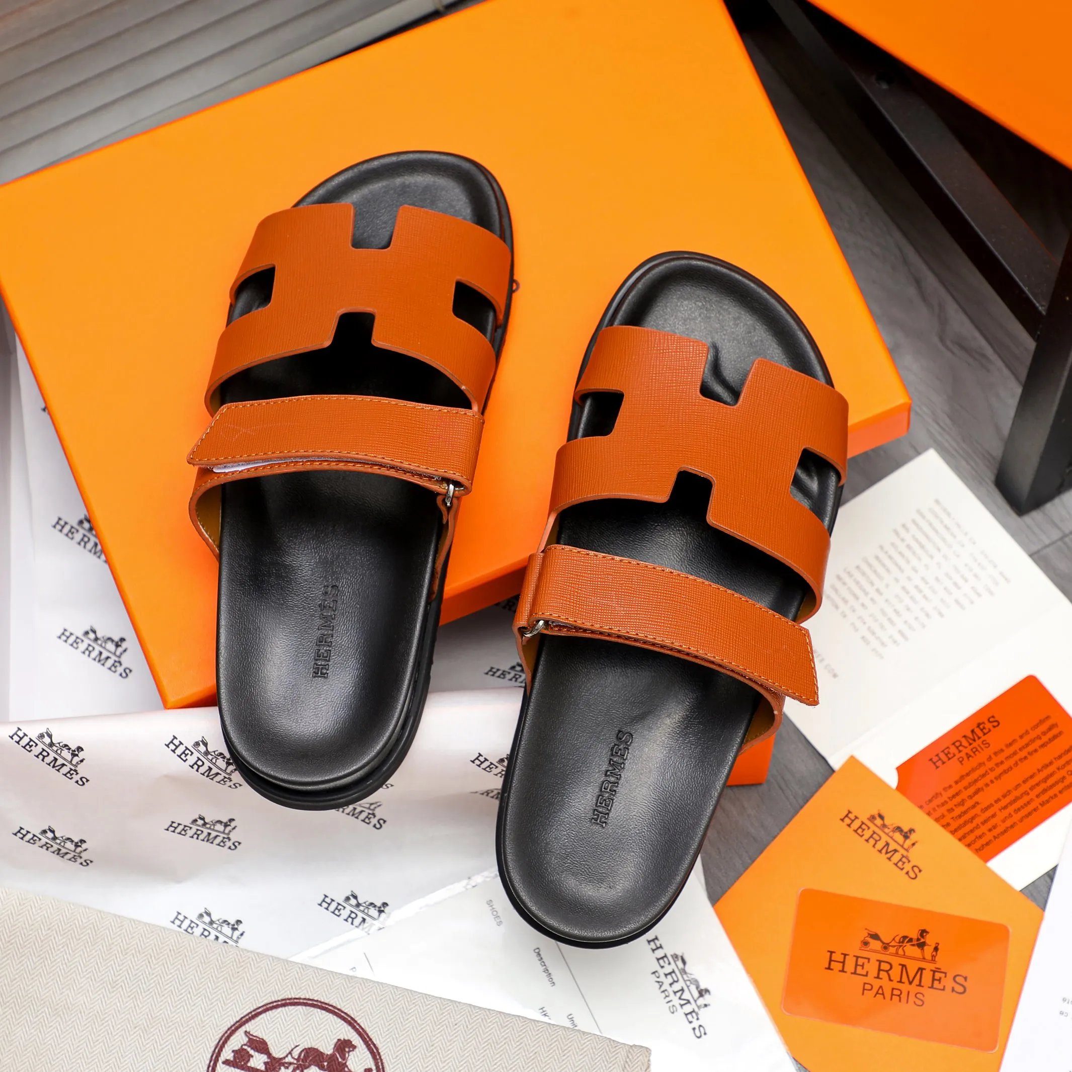 Men's shoes 💰340 Product trademark: Hermes "Hermes" Couple's slippers Regular size: 36-46 Product material: Selected vertical grain cowhide upper, microfiber lining, original outsole
